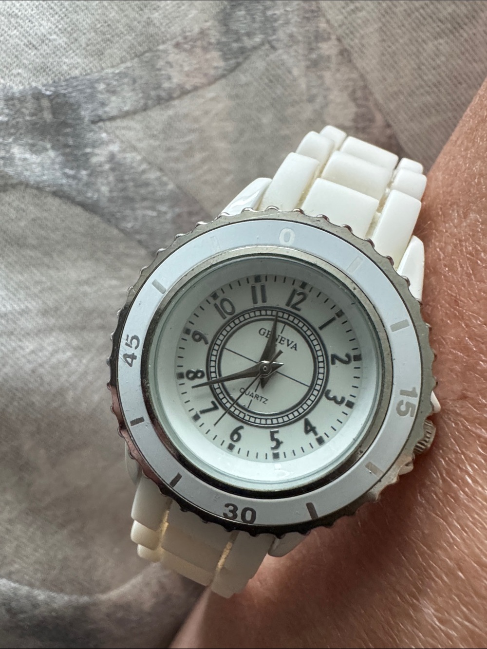 Geneva White Silicone Fashion Watch - Picture 7 of 7